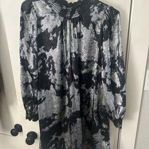 Umgee Black and Silver Textured Top